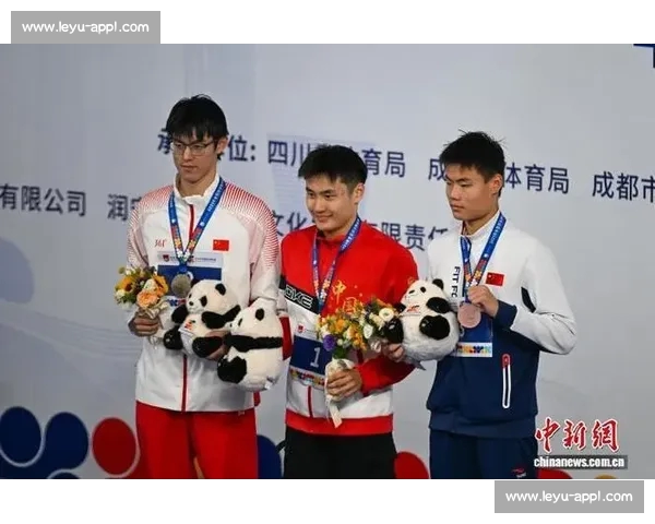 泳动天府 活力蓉城：2025 全国游泳锦标赛东安湖开赛 全运资格战点燃世赛名城